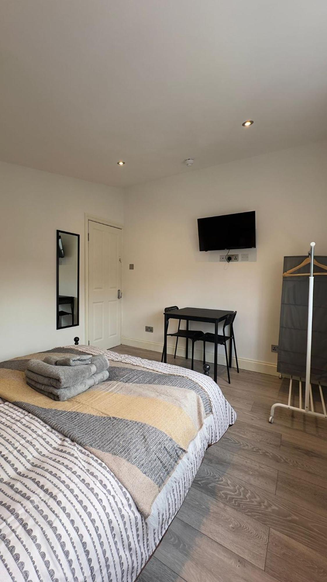 15 Min To Central London Guest Suites 22 Room photo